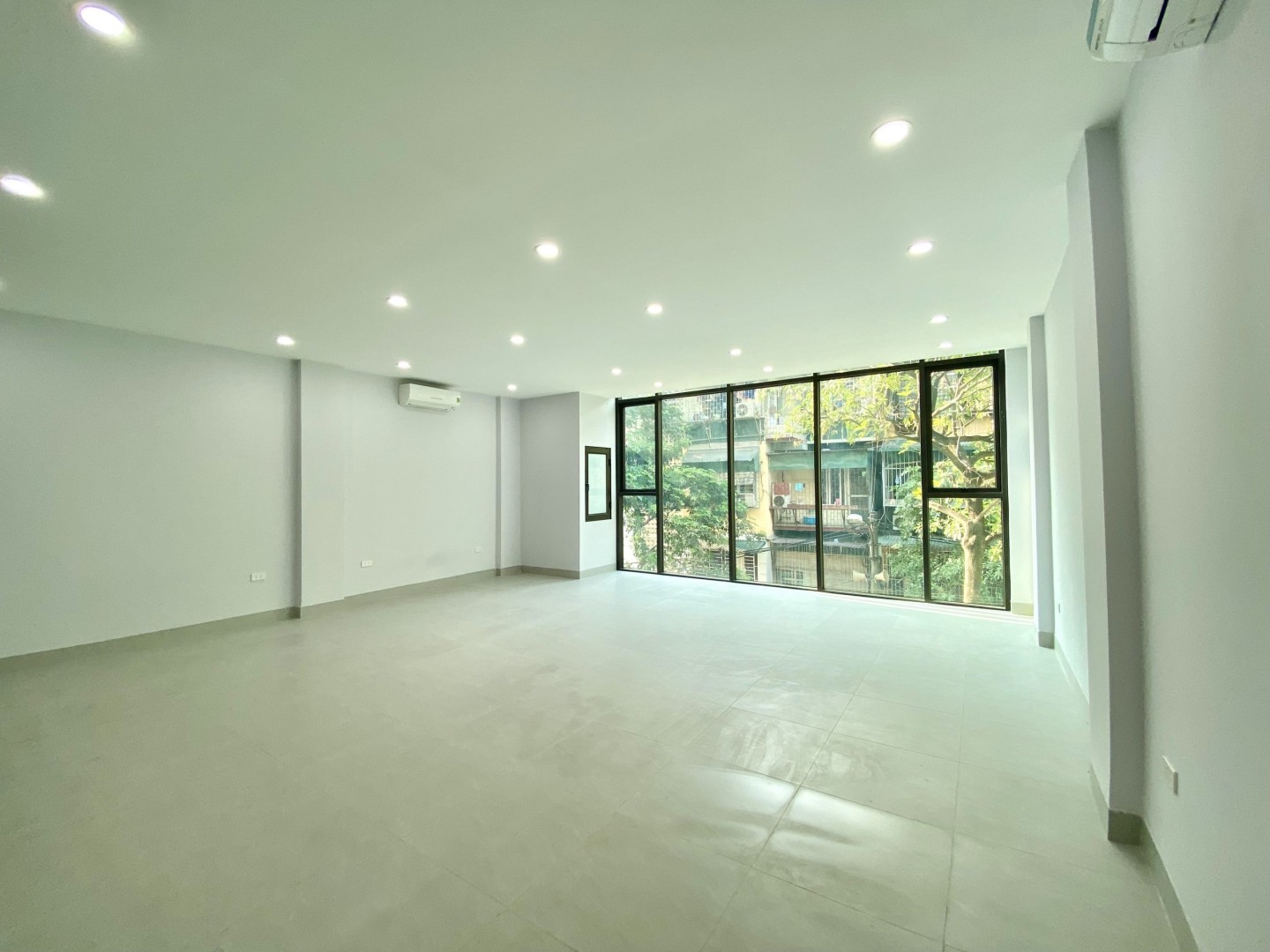 Tòa nhà Số 3 – A24 – Ngõ 385 Hoàng Quốc Việt – Cầu Giấy<