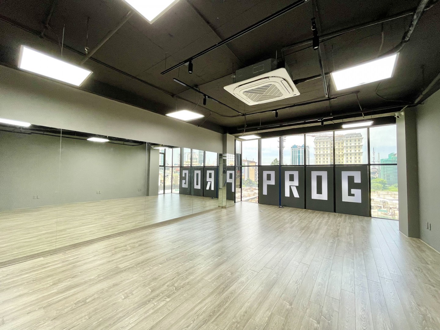 Tòa nhà Số 132 – Nguyễn Thái Học – Ba Đình<