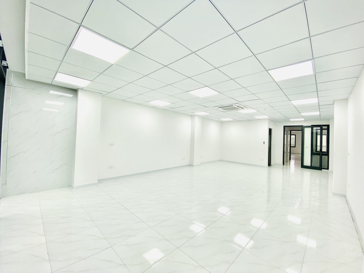 Tòa nhà Số 12 – Ngõ 80 – Phố Chùa Láng – Đống Đa<